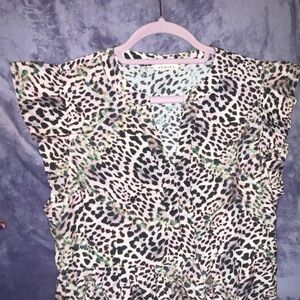 JODIFL Light Pink Leopard Print Flutter Sleeve Dress with Green Accents NWOT
